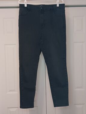 2/$20 - NWT No Boundaries Black Super High Rise Jeggings Size 17